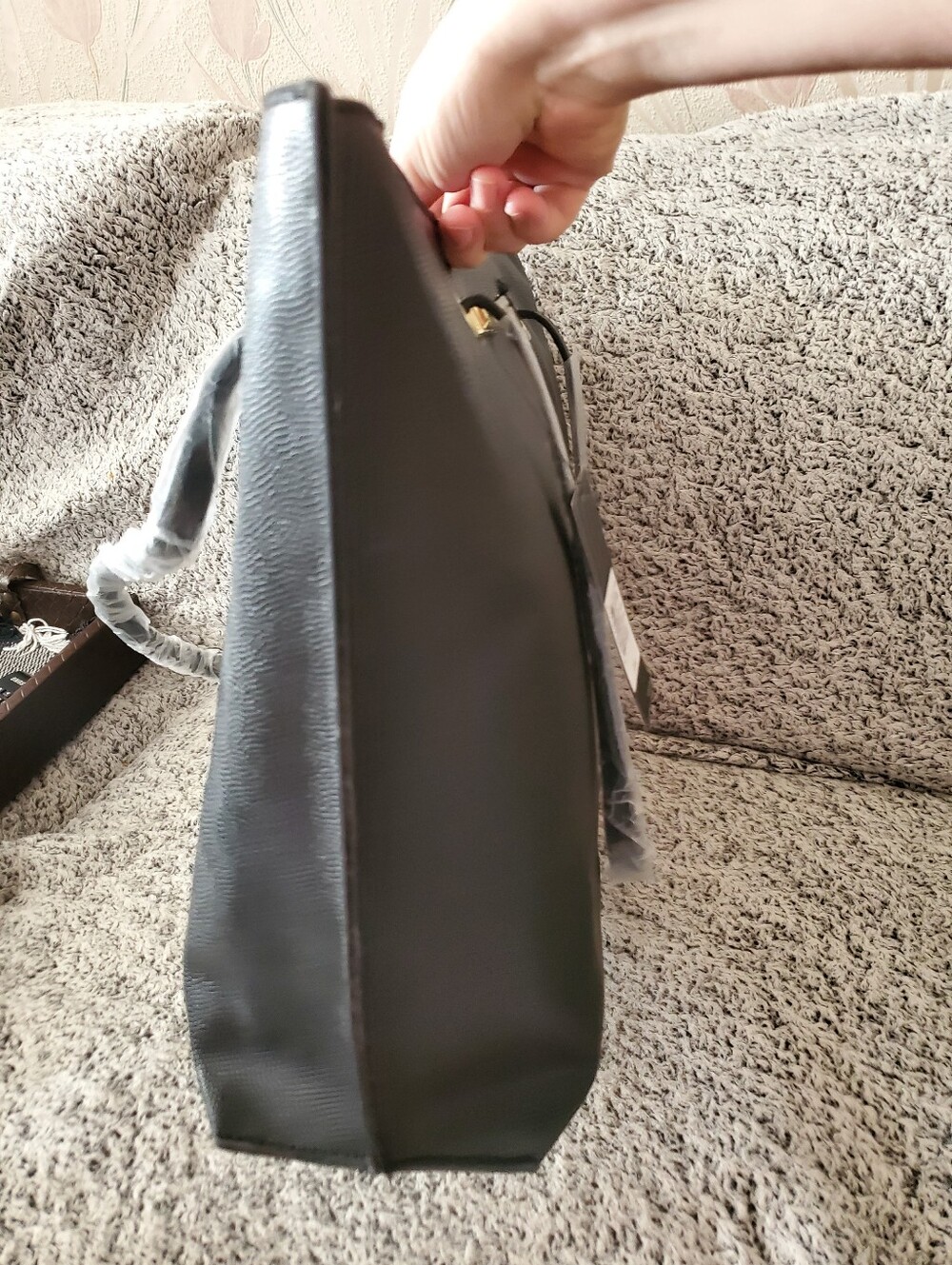 Tahari Black Leather Tote Bag with Gold Hardware - Picture 4 of 8